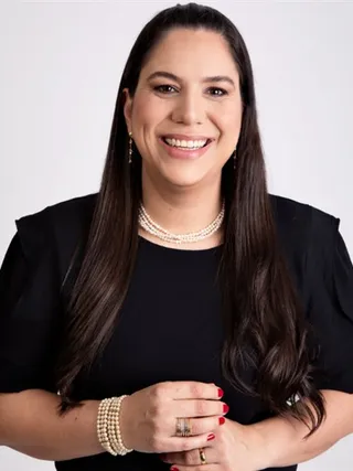 Retrato profissional de Débora Jurkévicz da Silva
